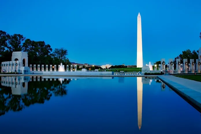 Lincoln Memorial Reflecting Pool Turns Green From Algae Ahead of America 250