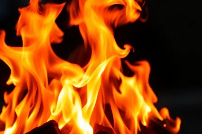 Massive Los Angeles Warehouse Fire Prompts Shelter-in-Place Order